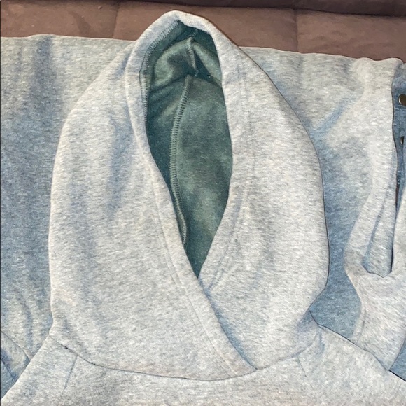 !•SOLD•! Green raglan hoodie - Picture 7 of 10